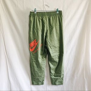 Nike lightweight joggers